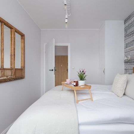 Prandoty Beautiful Apartment With Balcony Cracow By Renters Prestige Krakau Exterior foto