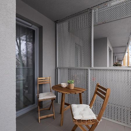 Prandoty Beautiful Apartment With Balcony Cracow By Renters Prestige Krakau Exterior foto